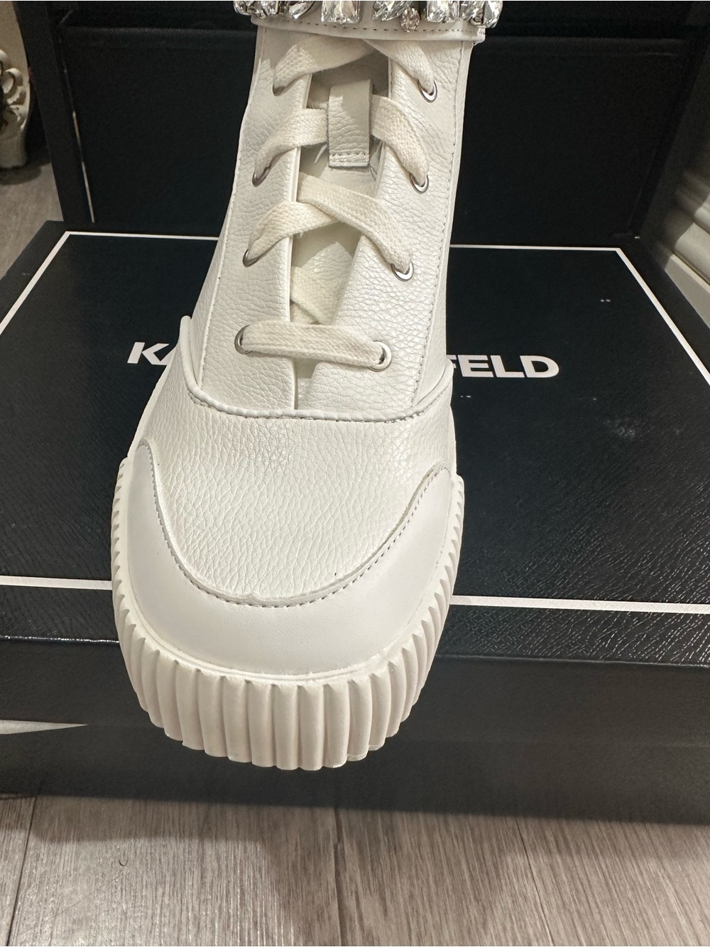 New Karl Lagerfeld Paris Women's Jeren high-top Sneakers Sz 8.5 - Picture 5 of 10